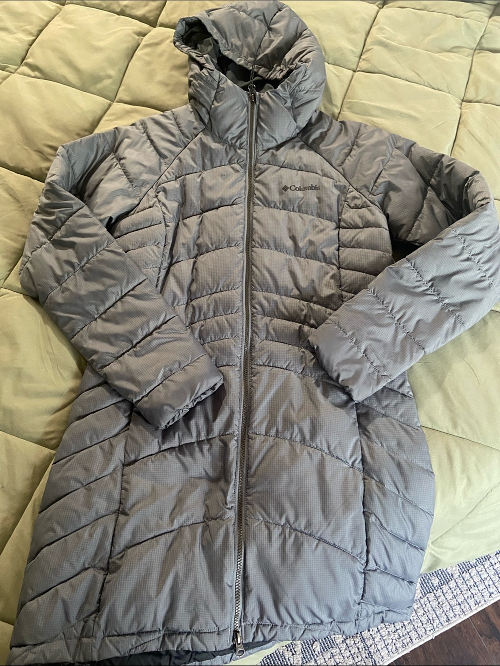 Columbia Women's blue Gray Quilted Hooded Puffer Jacket
